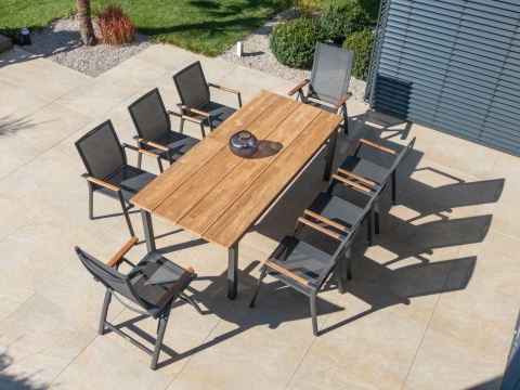 Zebra Hudson Ausziehtisch 170-240 x 100cm aus Teakholz gebürstet. Kombinationsbeispiel.
